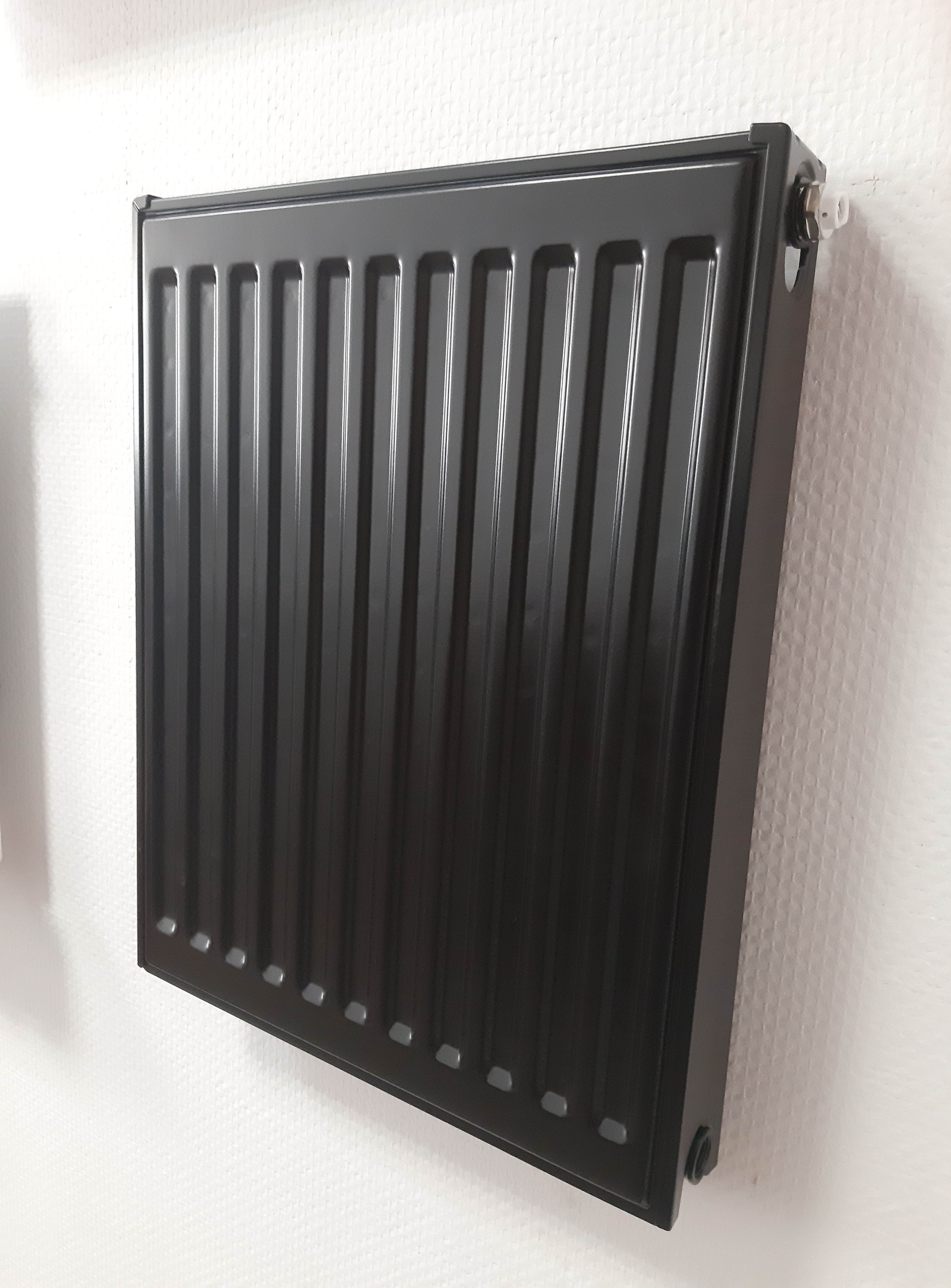 Фото товара Радиатор стальной LEMAX (AXIS) Classic 11 500х400 (боковое) черный.
